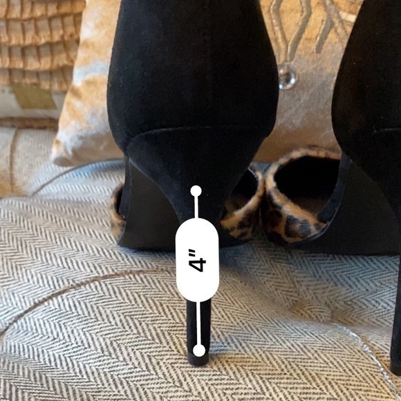 Like new🖤🖤Animal Print Heels Memory Foam Sole - Picture 7 of 11